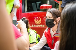 新竹惡火2勇消殉職 高虹安寫信：追晉分隊長、入祀忠烈祠