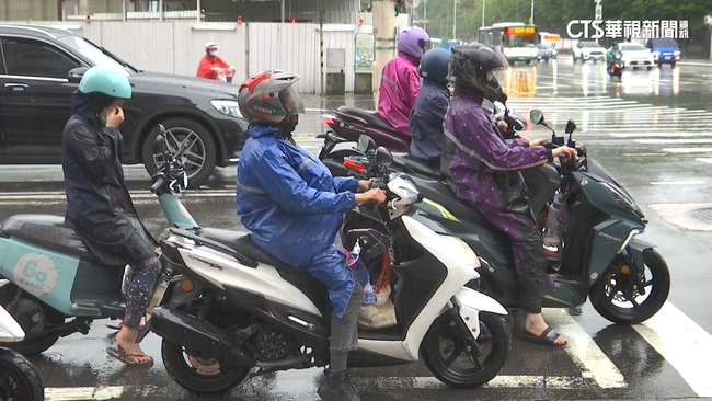 鋒面接近「各地防午後雷陣雨」 週末整天溼答答 | 華視新聞