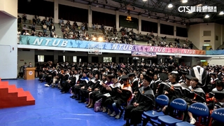 不受少子化衝擊　北商大「空中進修學院」慶畢業