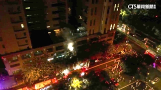 新竹竹北高樓深夜火警　住戶冒雨抱嬰逃生
