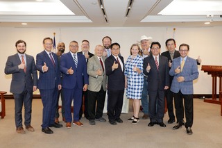 美國中西部政治領袖訪問團拜會黃偉哲 盼與台南建立更多教育與文化交流