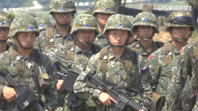 國軍人員出國不必再跟團！　國防部開放軍人「自助旅遊」 | 華視新聞