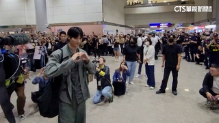 韓星男神邊佑錫抵台　逾千粉名絲擠爆桃機