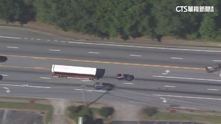 美巴士遭劫持釀1死　警匪公路上演追逐大戰