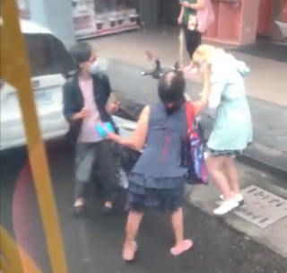 台中公車傳隨機攻擊！女大生遭婦女「連賞7巴掌、扯髮」 乘客出手解危