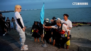 歷時55小時完成任務！　7藝人「划獨木舟」登石垣島