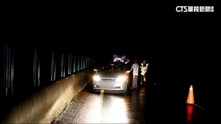 7旬翁開大燈逆向飆台61　「跨3縣市」撞車才停下