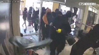 加州又見快閃搶劫　印裔珠寶店遭20匪洗劫