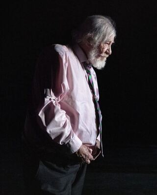 85歲「甘道夫」伊恩麥可連演出意外！緊急送院治療　劇組：幸無大礙