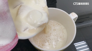 母子喝手搖飲...驚見杯底「壁虎屍」嚇壞　業者：釐清中