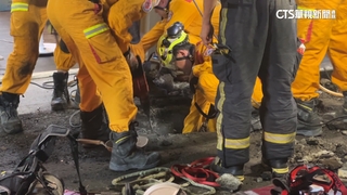 男掉水溝卡5天地底傳呼救　店家急報警鑿地救人