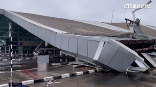 印度機場遮雨棚坍塌！　多輛車被砸釀1死8傷