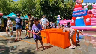 台中大里潑水節登場　小朋友頂烈日嗨玩水