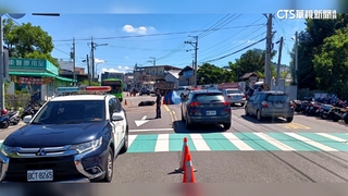 騎士逆向跨雙黃線　遭後向砂石車擦撞輾亡