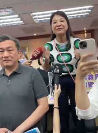 選罷法民眾黨全缺席　綠委酸「不只偷薪水還偷火龍果」