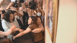 賴惠員遭徐巧芯咬手臂　黃捷批「不要當半獸人」 徐巧芯：惡人先告狀