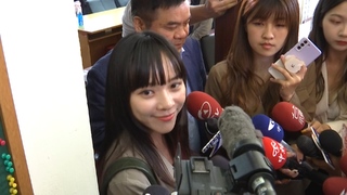 遭指控破壞公物闖委員會！　黃捷PO門鎖照強調「合法合規」