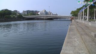 高雄愛河驚見一具男屍　警方初步確認為63歲男性　