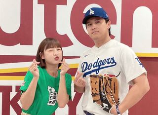 終於圓夢？籃籃社群曬「大谷合照」　網一看笑：恭喜大谷似太太