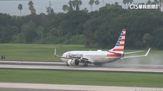 又是波音！　美航180人客機起飛前爆胎冒煙
