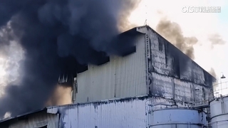 濃煙悚竄天際！　高雄岡山油炭科技工廠火警