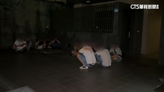 男女2樓吵架丟東西　路人移開遭嗆爆鬥毆