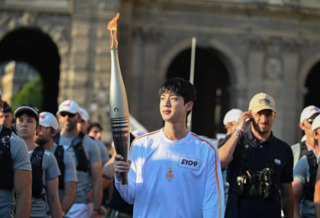 退伍行程滿檔！　BTS Jin代表韓國擔任巴黎奧運會火炬手