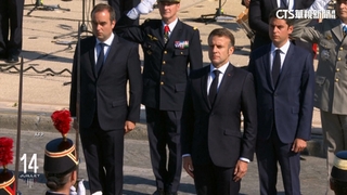 法國國慶閱兵巡遊縮水！　讓道給奧運傳聖火