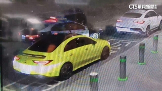 桃機外13槍響！違停「飄塑膠味」撞警車　駕駛脫逃
