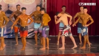 陪友壯膽參加健美賽　「白瘦男」展自信贏讚賞