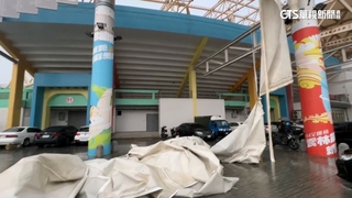 大雨強風狂襲！　斗南田徑場帆布被吹落險砸人