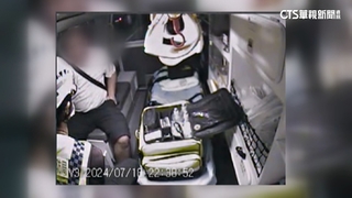 奇蹟！41歲騎士遭撞噴飛　翻滾數圈起身「僅擦傷」