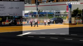 危險！　行人走高雄輕軌軌道區　警最高罰7500元