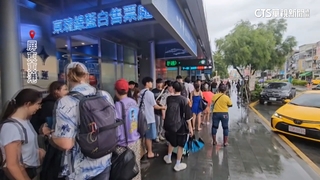 凱米達「中颱上限」！　小琉球遊客急搭船.清境堆沙包