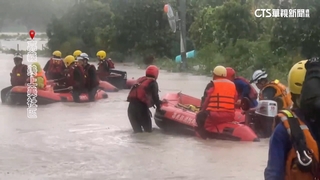 嘉縣美上美水淹及脖！住戶求救　逾50人脫困.2人送醫