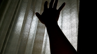 生母及同居人施虐！3歲童險死  新竹縣府漏接兒虐案遭監院糾正