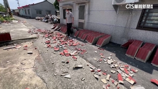 颱風過境怪風襲　台南佳里區10戶屋頂被掀翻
