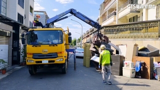 仁武災後整理！　大量垃圾街頭待收如「垃圾長城」