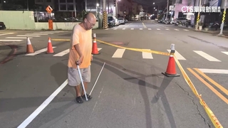 高雄馬路見塌陷　疑颱風淹水掏空地基