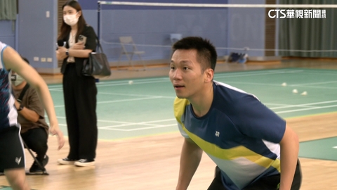 獨家！　李洋「滿臉鬍渣」　王齊麟曝不能刮原因