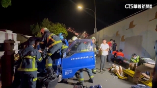 宮廟遶境後貨車失控自撞牆壁　超載13人輕重傷