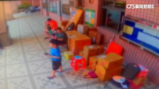 社區機車位改「先搶先贏」　住戶找代排卡位惹怨