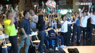 全台瘋麟洋！500人聚北車　王齊麟爸爸也來了