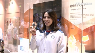 郭婞淳回來了！　家人組應援團北上接機激動擁抱