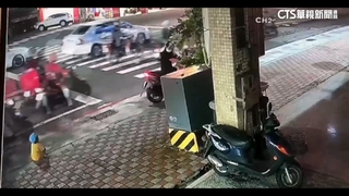 當街將兒拽下機車　警找到「虎爸」認：情緒失控