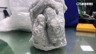 破國際包裹運毒　石膏像「祈禱的手」藏海洛因磚