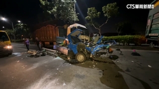 疑停等紅燈未注意！　台中臨港路5車追撞1命危