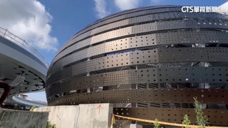 車站金屬球體吸熱反光惹怨　高捷貼膜銀球變黑球