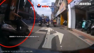 北市公車側撞機車！　婦驚摔地險遭輾「命大逃劫」