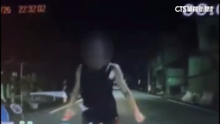 疑不滿汽車噪音　男持瓦斯噴槍攔車嚇用路人